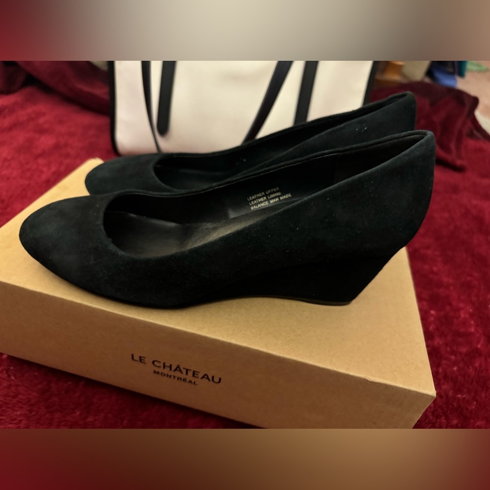 Genuine leather brand new black suede  leatherwedge shoes